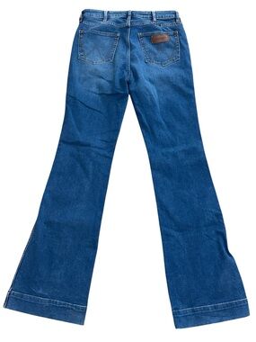 29x36 women’s long flare Wrangler Trouser jeans